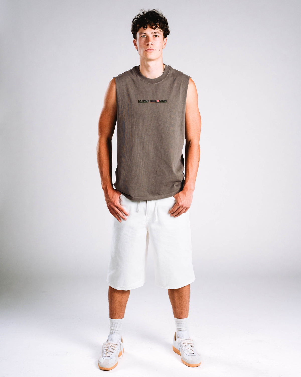Skelly Basic, A Heavy Faded Grey Tank