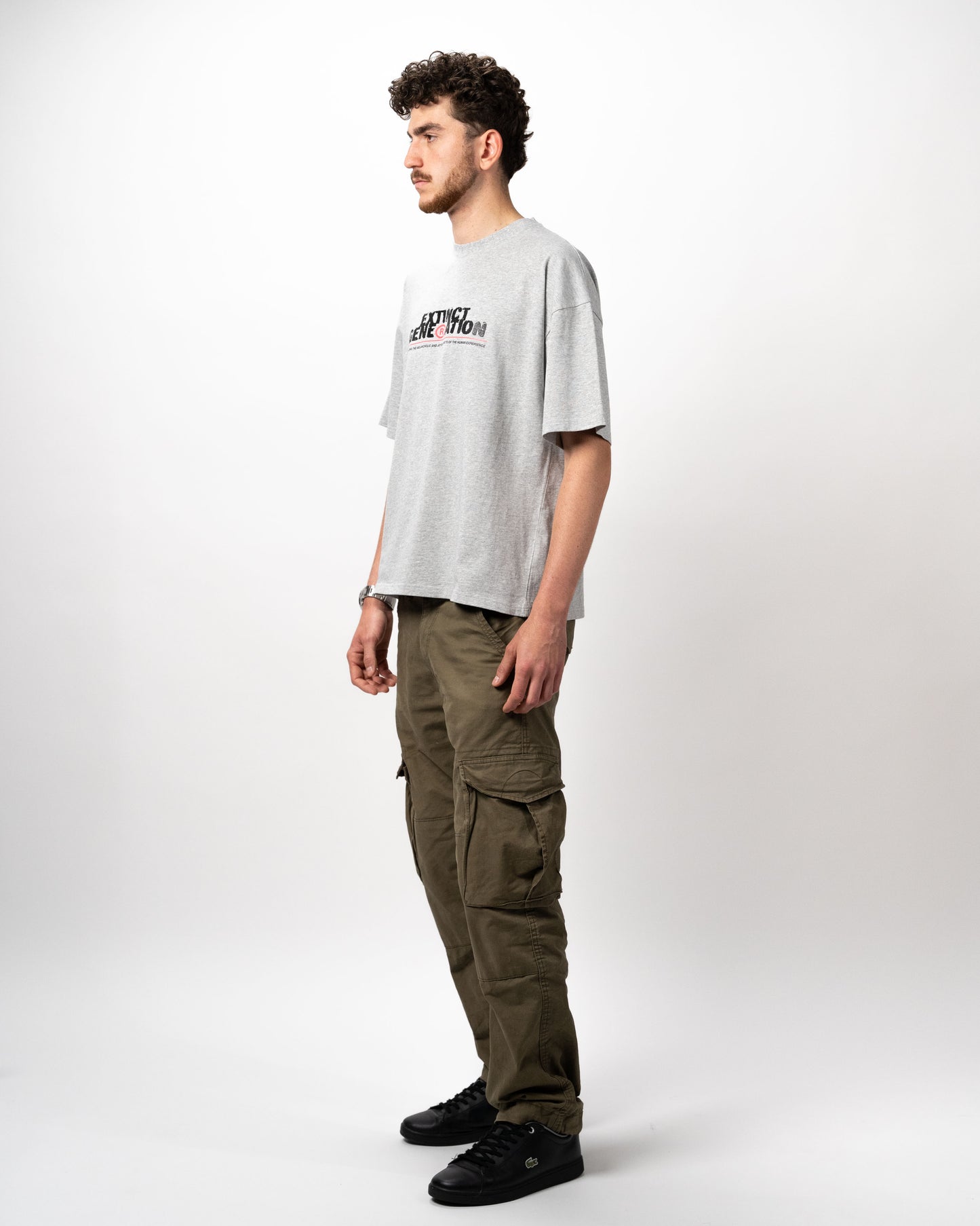 SKELLY BASIC, A GREY TEE