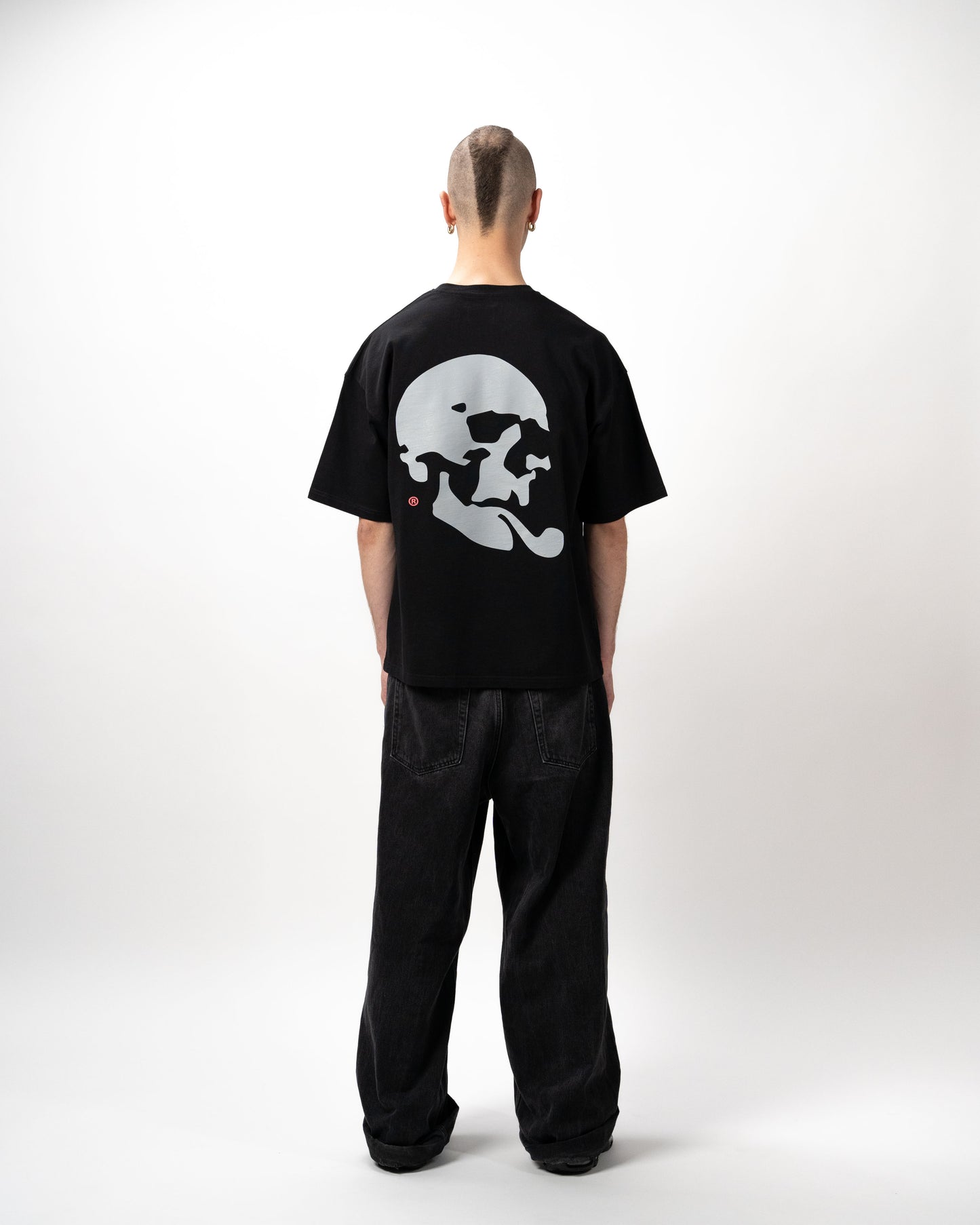 SKELLY BASIC, A BLACK TEE